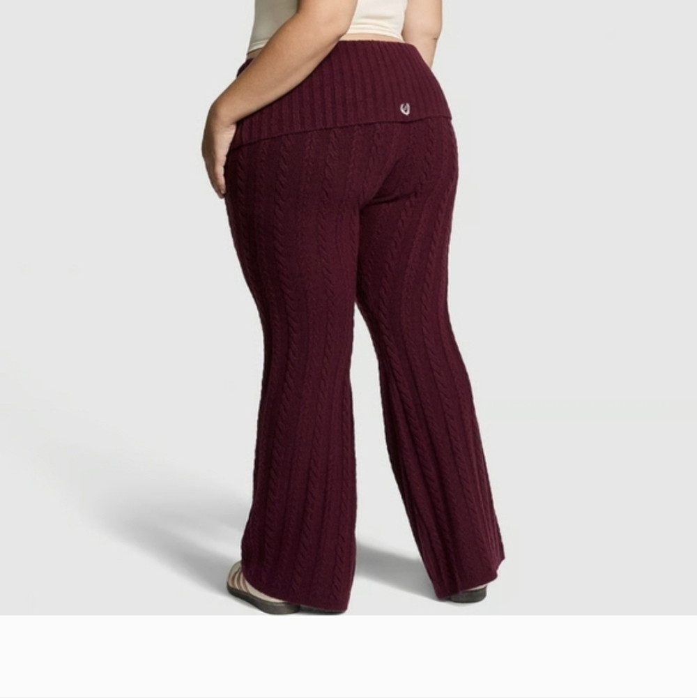 Victoria's Secret Burgundy Quilted Flared Leggings - Picture 5 of 5